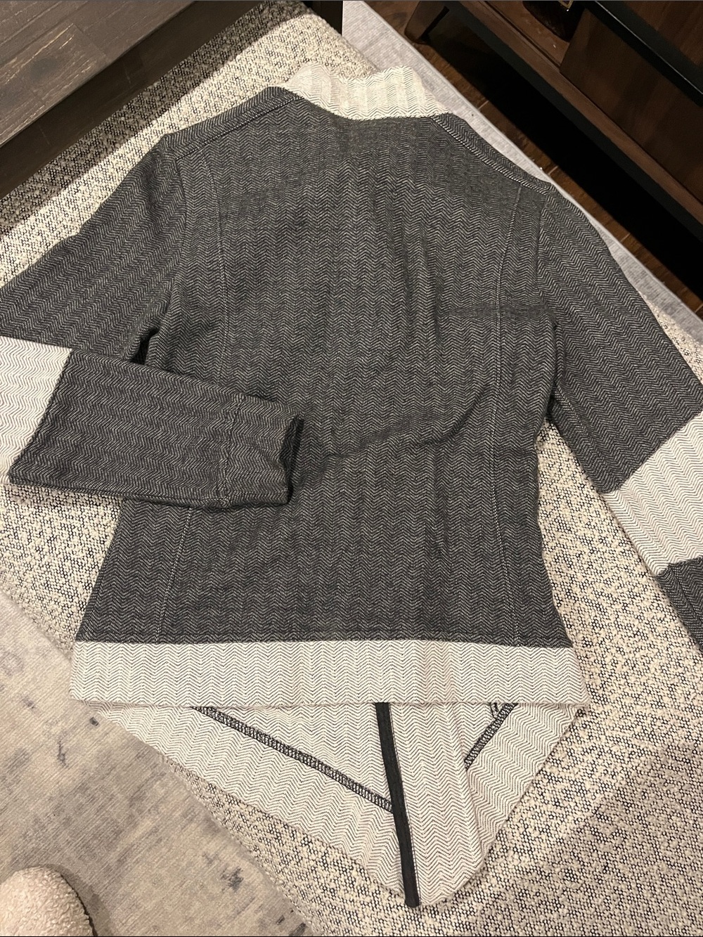 Puma Gray & Cream Women’s Herringbone Knit Jacket - Picture 3 of 3
